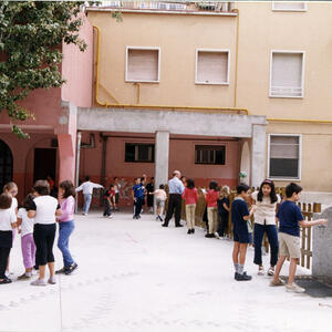 04899 Escola Mar Bella 2001