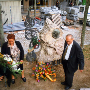 04159 Monument Pere Relats 1998