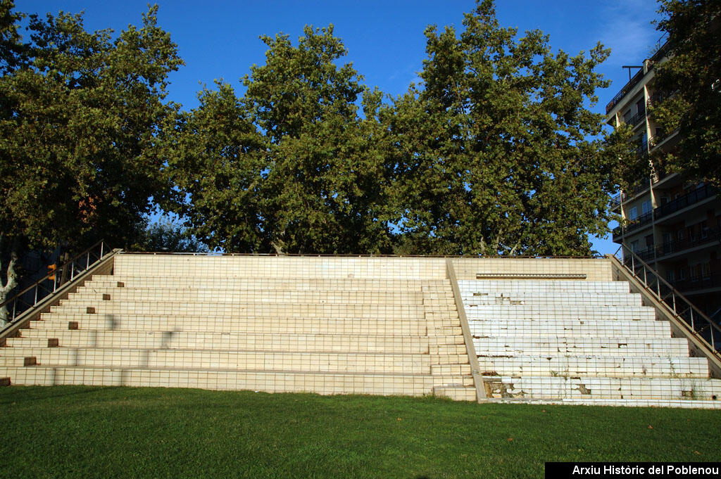 13244 Grada piscina 2014