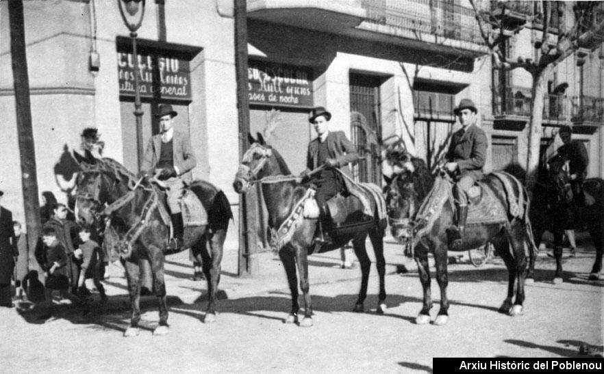 07722 Els tres tombs 1945