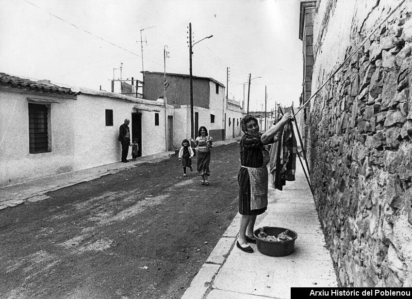 01823 Barraques del cementiri 1976