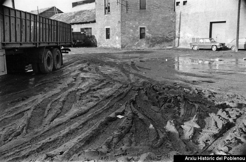 01861 Carrer Fluvià-Enna 1974