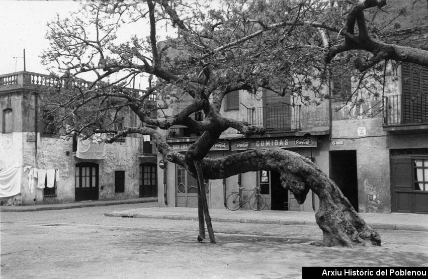 02374 Plaça Prim 1966