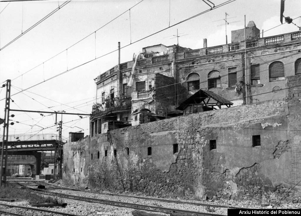 03021 Tren i barri Icària 1977