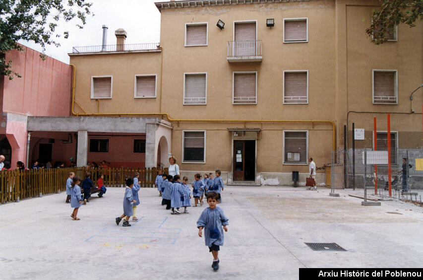 04897 Escola Mar Bella 2001