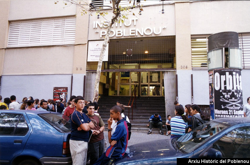 04906 Institut Poblenou 2001