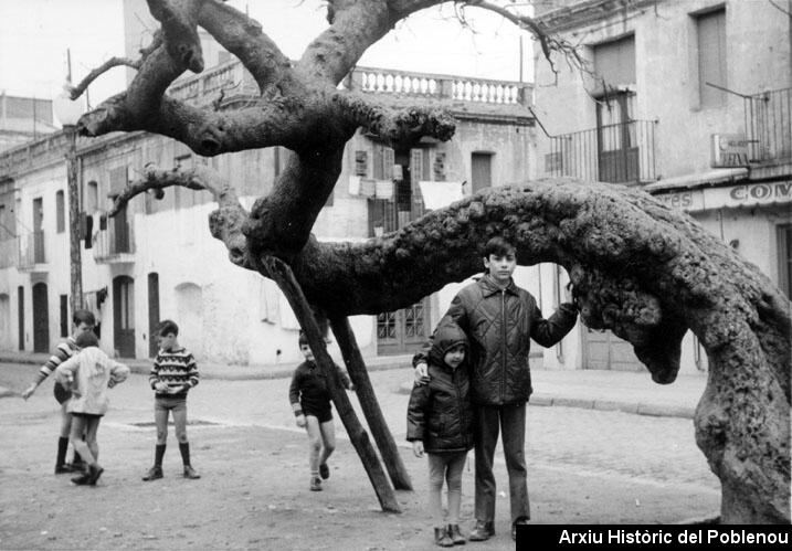 05637 Plaça Prim [1970]