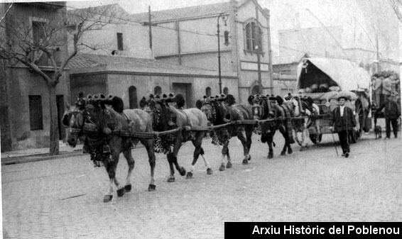 05695 Tres Tombs [1950]