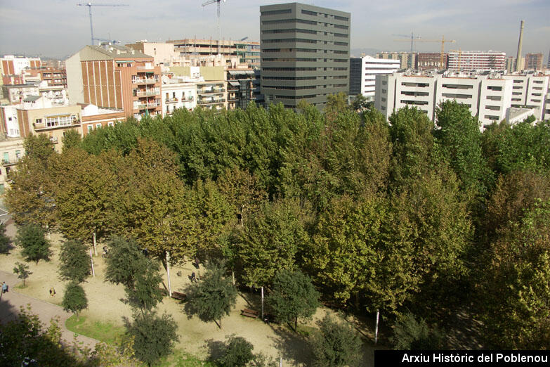 07237 Plaça Gandhi 2005