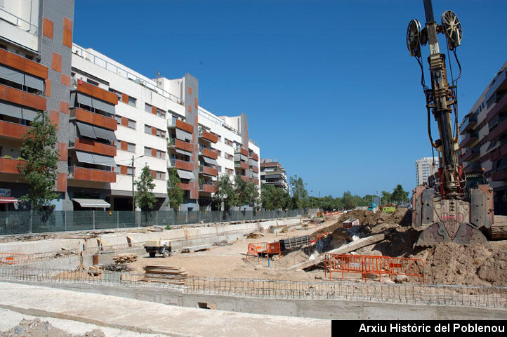 09101 Plaça Julio González 2008