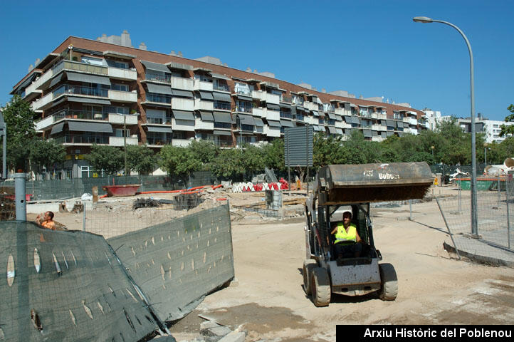 09103 Plaça Julio González 2008