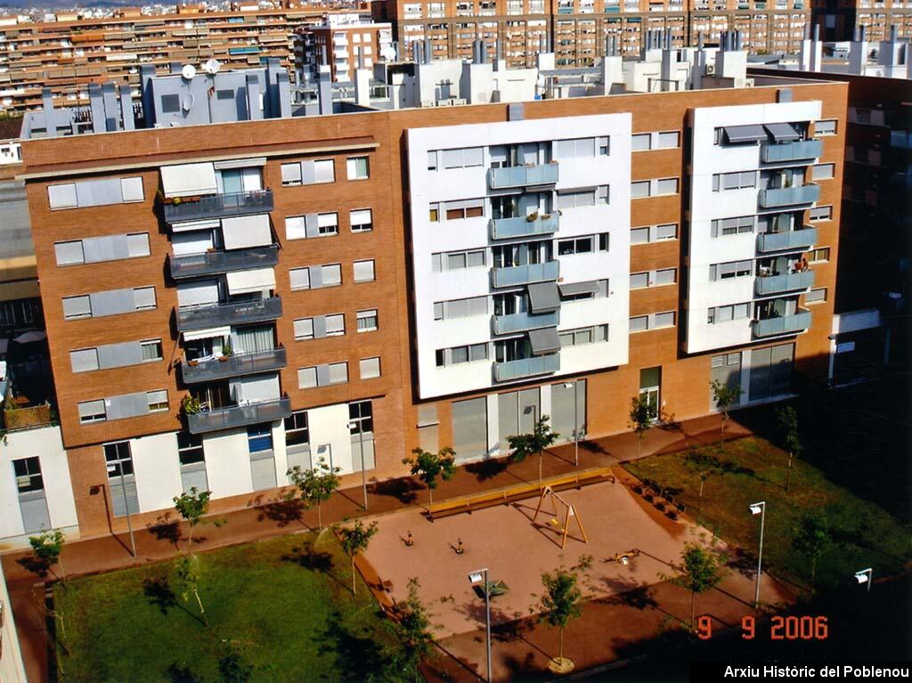 09644 Carrer Bolívia 2000