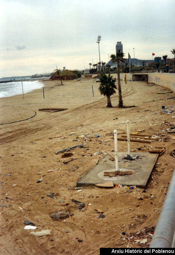 11517 Platja de la Mar Bella 2001