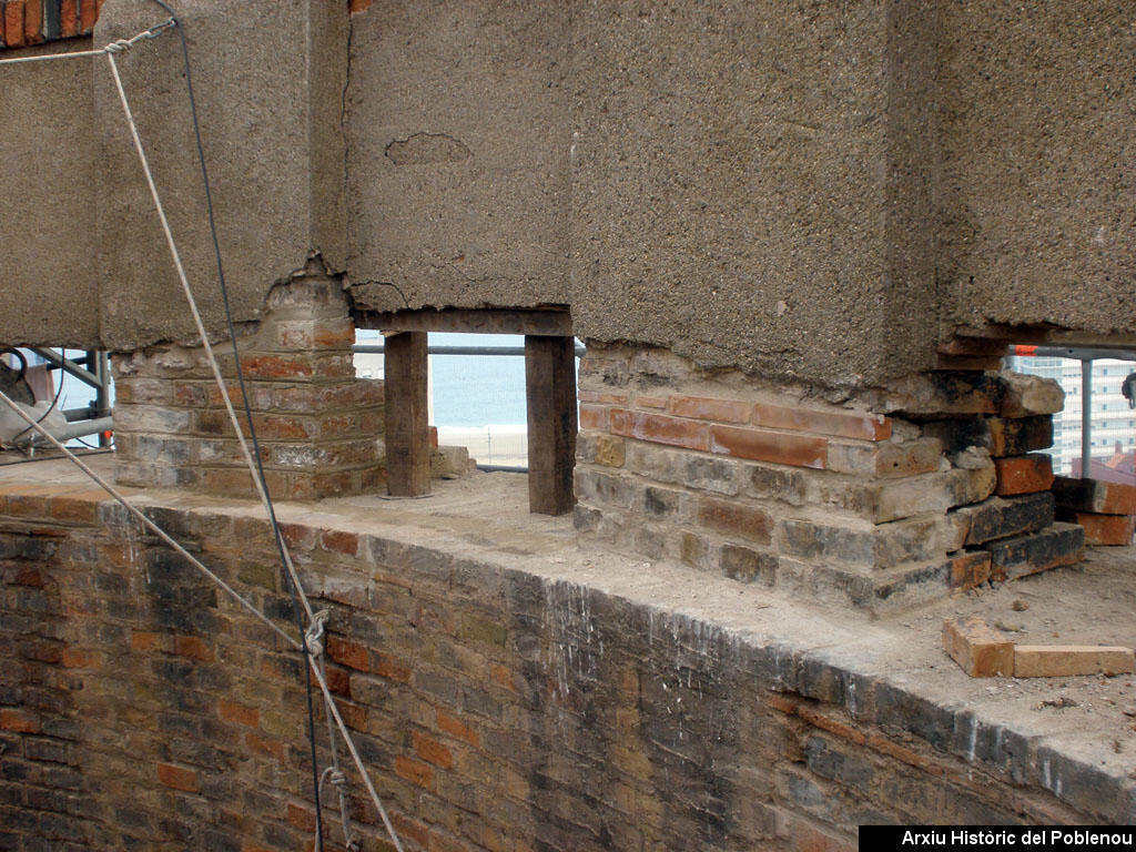 12317 Torre de les aigües 2011