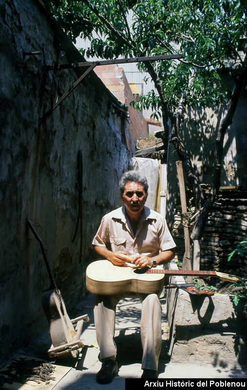 16465 Fàbrica de guitarres 1987