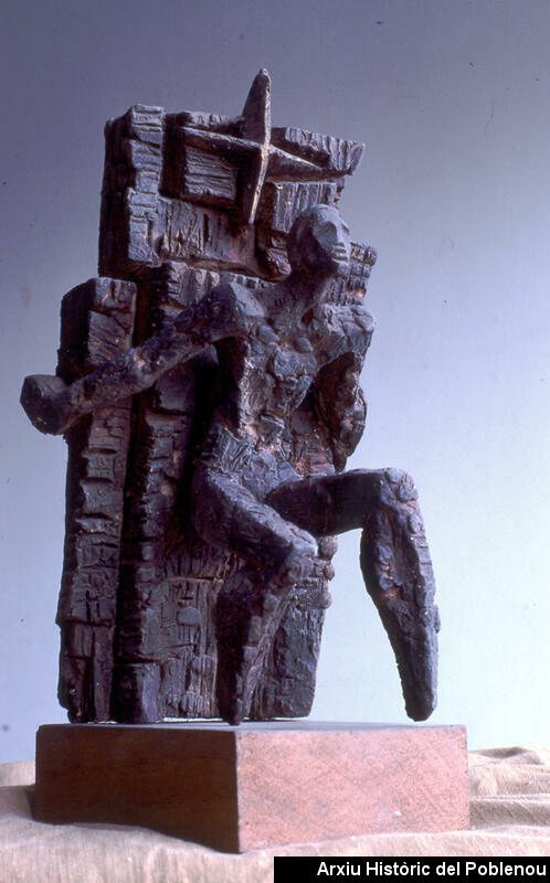 21176 Escultura Ricart 1978