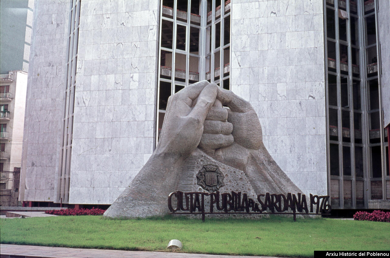 21169 Escultura Ricart 1977