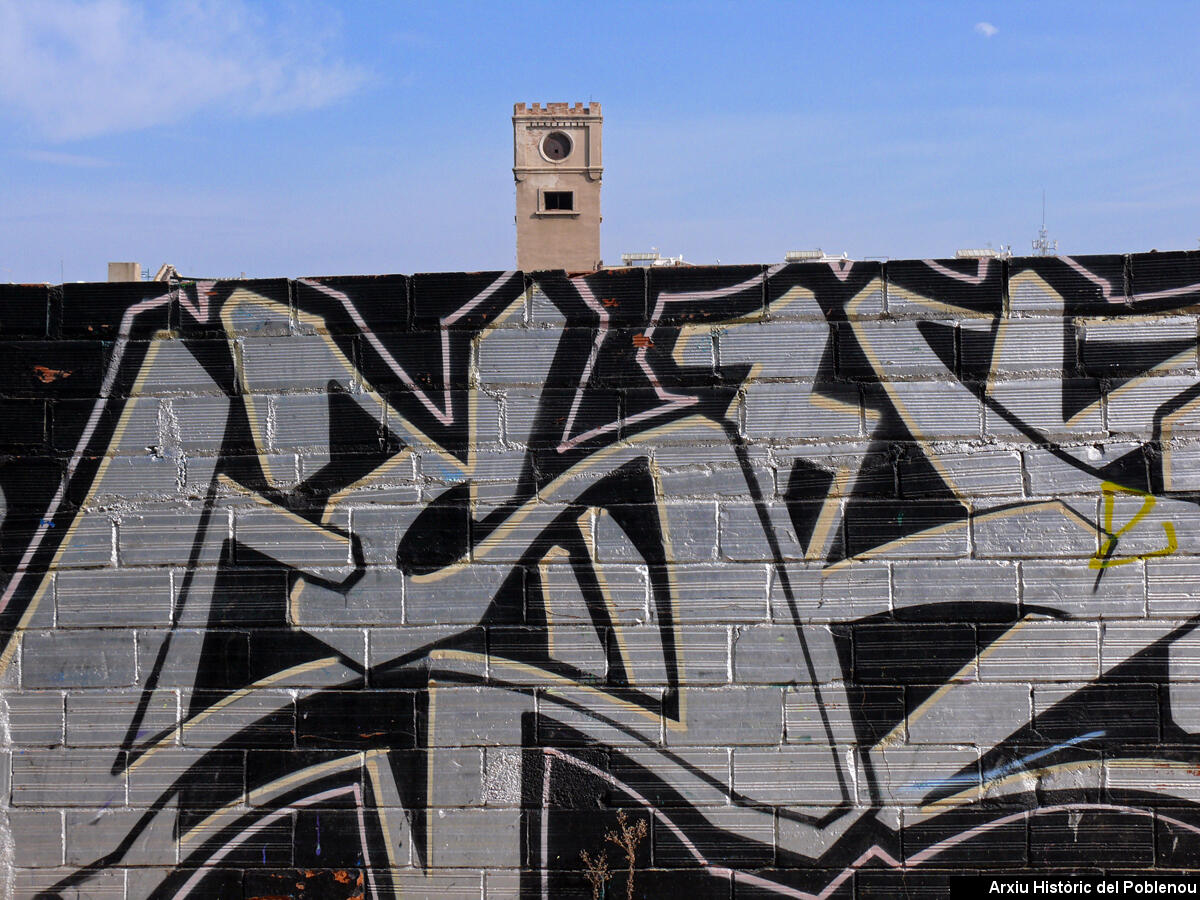 24242 Enderrocs al Poblenou 2007