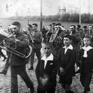 24740 Desfilada 1925