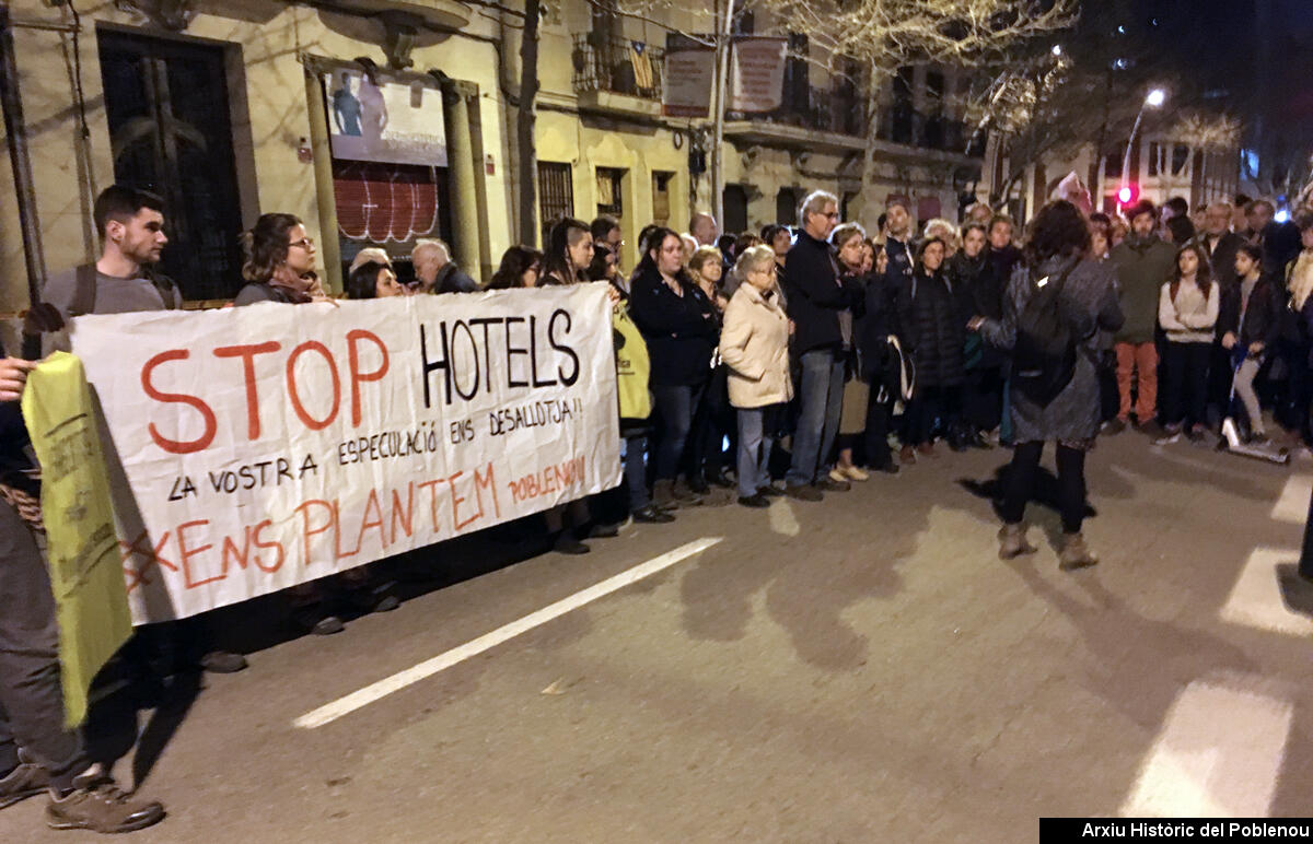24947 Hotel PAXTON 2017