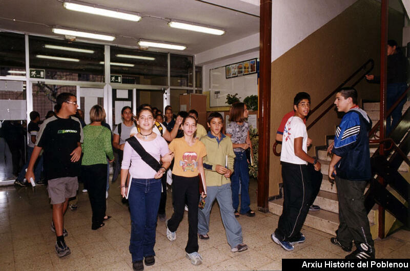 04908 Institut Poblenou 2001