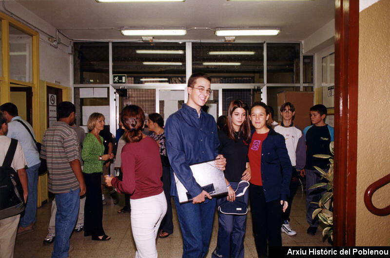 04909 Institut Poblenou 2001