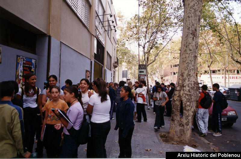 04910 Institut Poblenou 2001