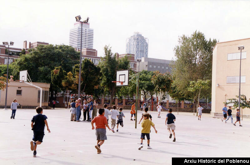 04920 Escola Bogatell 2001