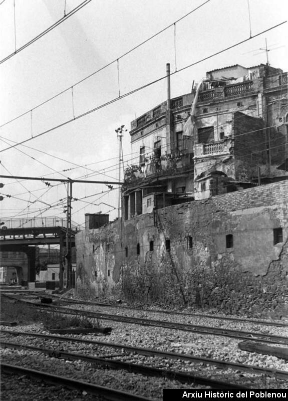 03084 Tren i barri Icària 1977