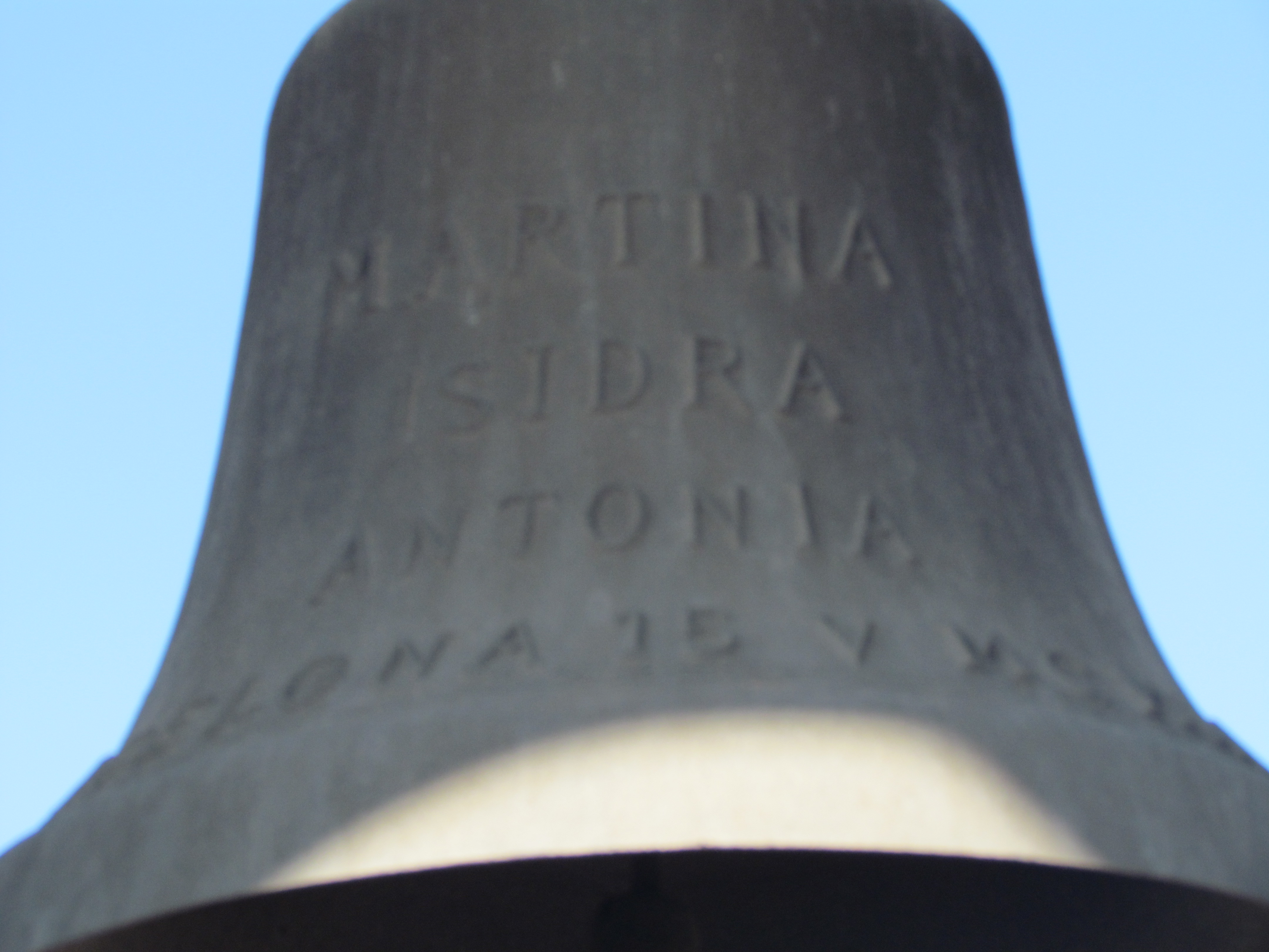 La campana Martina Isidra Antonia