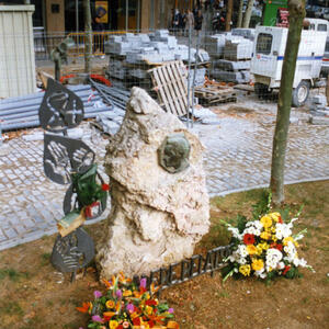 04157 Monument Pere Relats 1998
