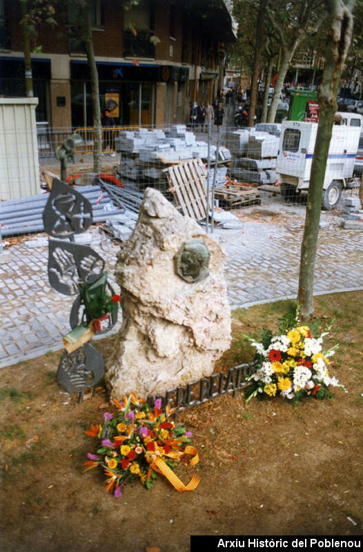 04157 Monument Pere Relats 1998