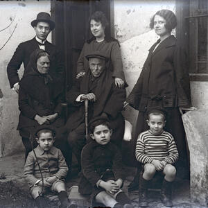 12943 Grup familiar [1910]
