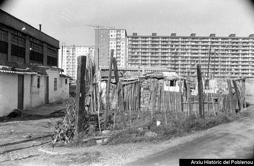 01858 Barraques carrer Agricultura [1973]