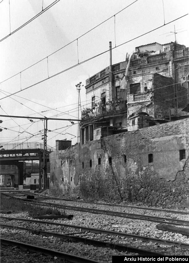 03084 Tren i barri Icària 1977