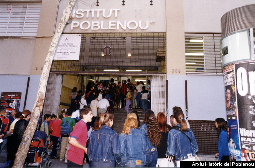 04907 Institut Poblenou 2001
