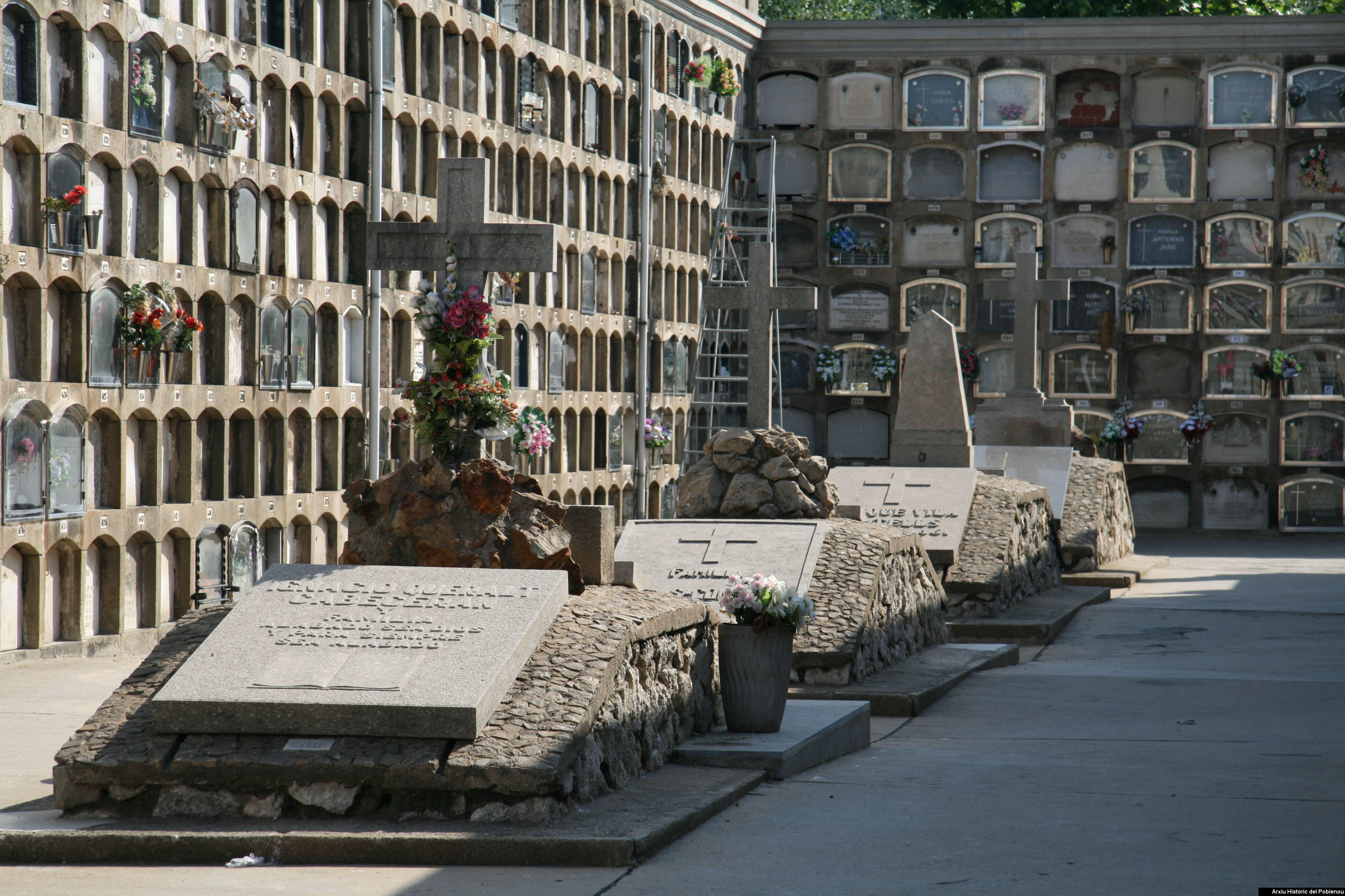 09132 Cementiri de l'est 2008