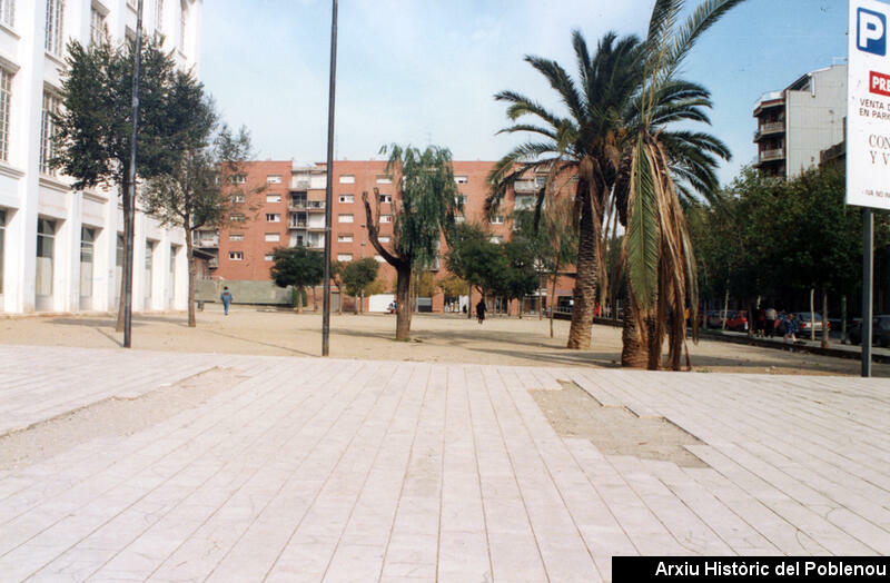 00400 Plaça Josep Maria Huertas 1993