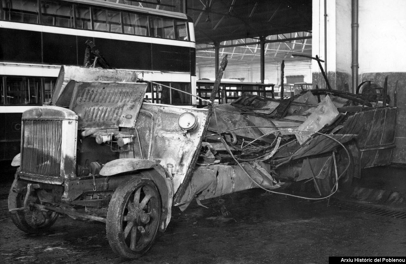 01561 Cotxeres de Lutxana 1933