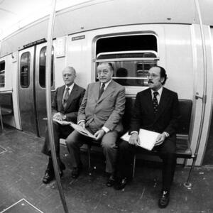 03270 Metro 1977