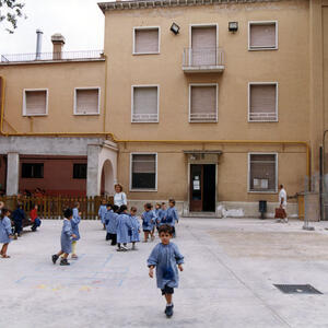 04897 Escola Mar Bella 2001