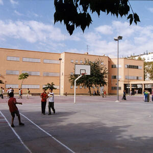 04919 Escola Bogatell 2001